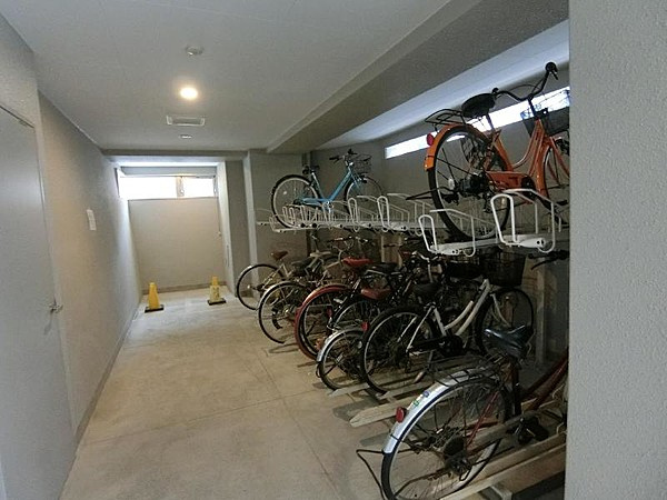 razveil入谷の駐車場