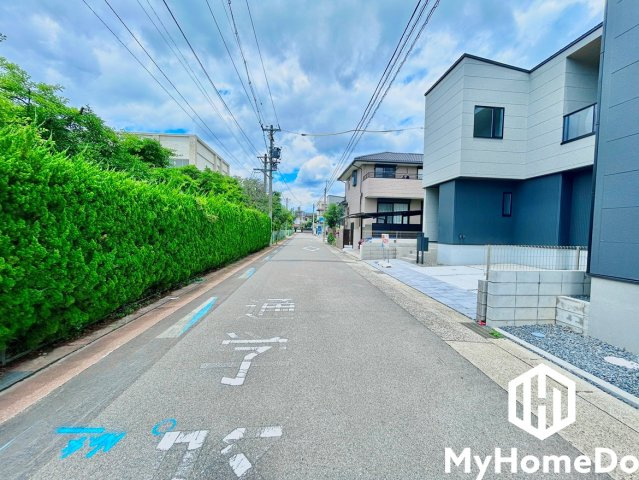 守山区小幡1丁目の前面道路含む現地写真|戸建て住宅が並ぶ、暮らしやすさを感じる周辺環境