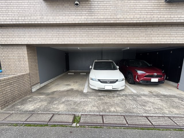 グランヴィル新座レジデンスの駐車場