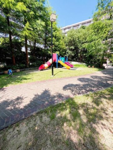 南港はなのまち住宅36号棟の周辺|敷地内公園