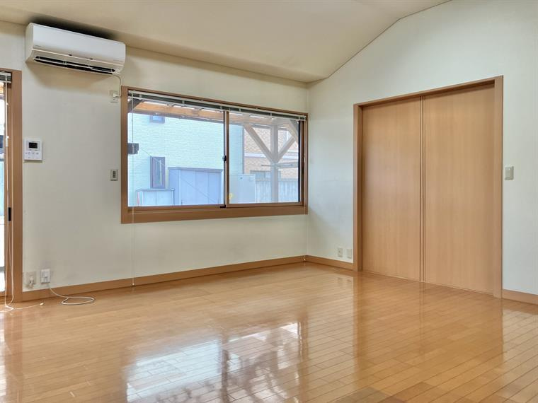 三輪野山戸建の内装