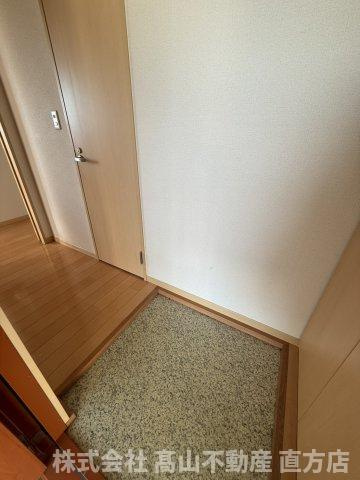 宮若市本城のアパートの玄関
