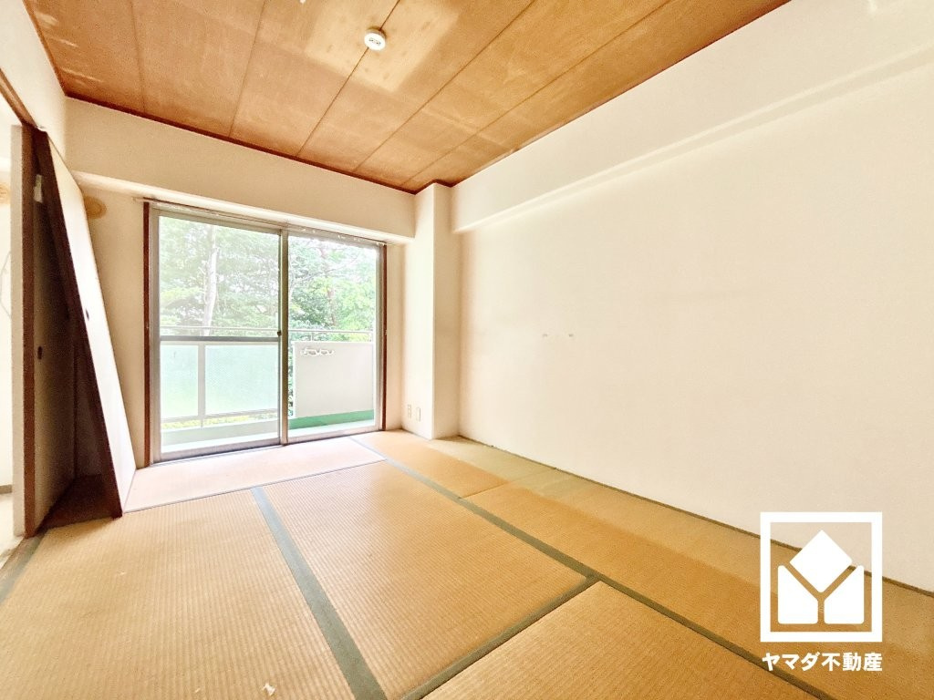 シーアイマンション高座の和室|約6帖の和室です。バルコニーにつながるお部屋で、通風・陽当たり良好。