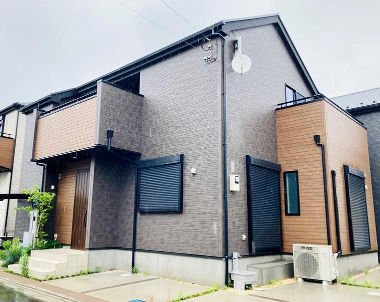 中里戸建の外観