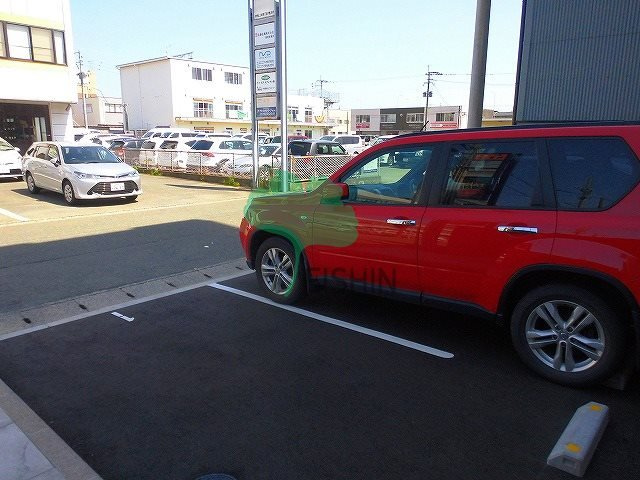アストラル東比恵の駐車場
