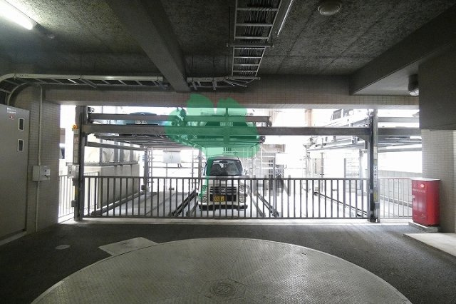 ジェイド博多の駐車場