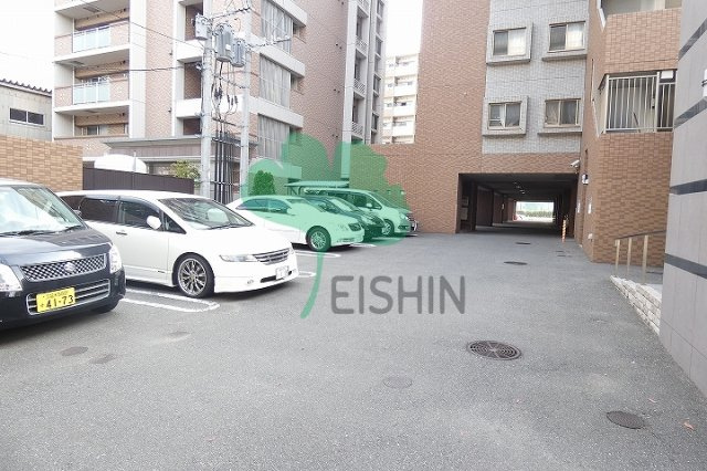 ビエラコート東比恵の駐車場