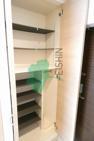 エンクレスト博多Rey(エンクレスト博多レイ)の玄関|下駄箱もしっかりついてます！