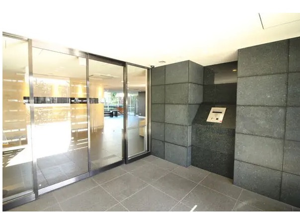 ★仲介手数料無料★OKUSAWA RESIDENCE（落ち着いた住環境）のエントランス