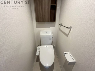 温水洗浄便座付きのトイレです♪