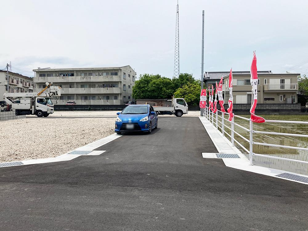オール電化デザイナーズハウス国府町建売⑲の前面道路含む現地写真|前面道路含む現地写真です