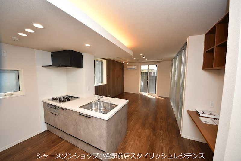 ＳｈａＭａｉｓｏｎ　Ｌａ　Ｒｅｎａｉｓｓａｎｃｅ の居間・リビング