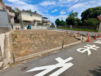 【前面道路含む現地写真】 | 伯太町３丁目　売土地　全２区画 | 間口約１１．１ｍ！開放感のあるお住まいになりますね！