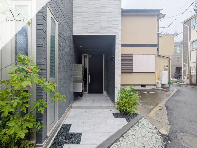 セレスティア京島のエントランス