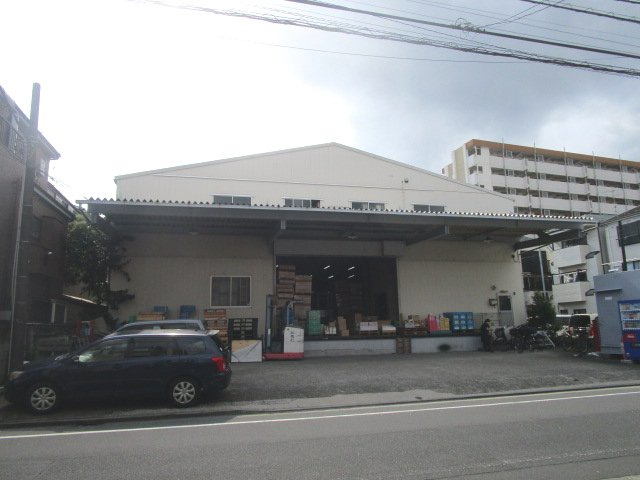 江戸川区下篠崎町の倉庫の外観