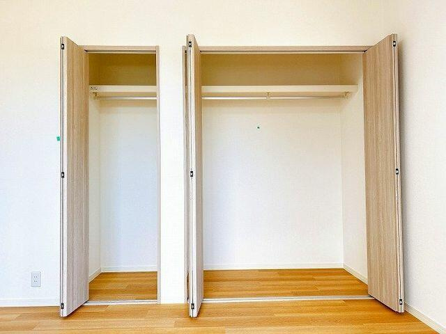 浜松市浜名区細江町中川の中古一戸建|２階南側洋室　収納 