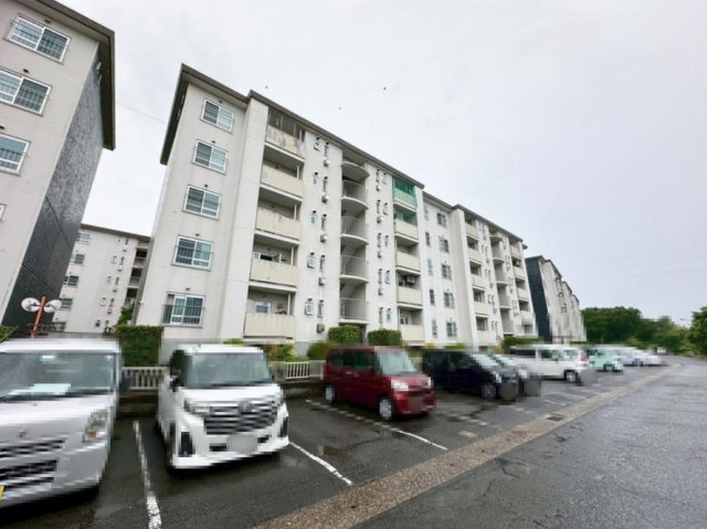 藤阪ハイツA2号棟の駐車場|■物件内覧・資金計画相談・住宅ローン相談、リフォーム相談、お問合せ受付中■
※当日・翌日のご内覧、ご相談はお電話でのお問合せがスムーズです！