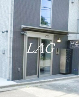 【エントランス】 | Lares East | エントランスです。