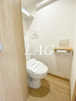 【トイレ】 | Lares East | トイレです。