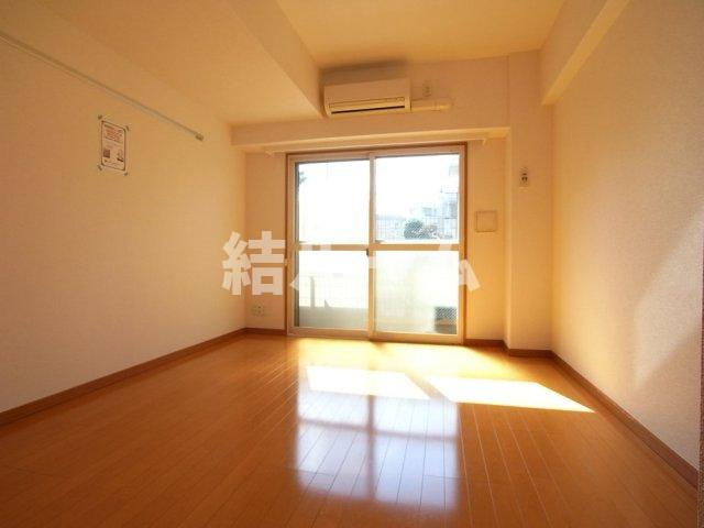 板橋区東新町１丁目の賃貸マンションの居間・リビング