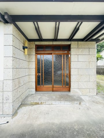 【玄関】 | たつの市御津町岩見/農地付き中古戸建 | 明るい玄関です