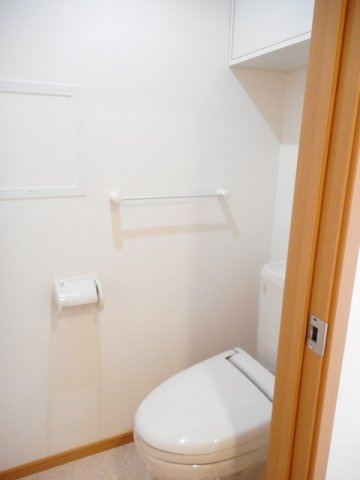 カーサフィオーレＢのトイレ|落ち着いた色調のトイレです