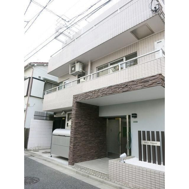 ドルチェ日暮里の外観