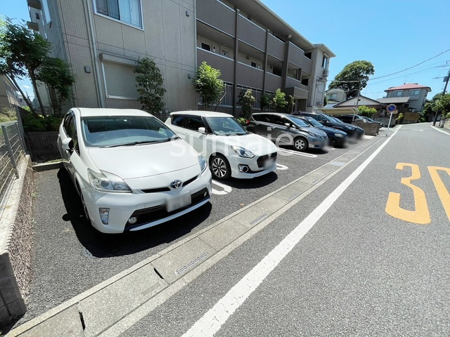 メリーコートの駐車場|敷地内駐車場です。