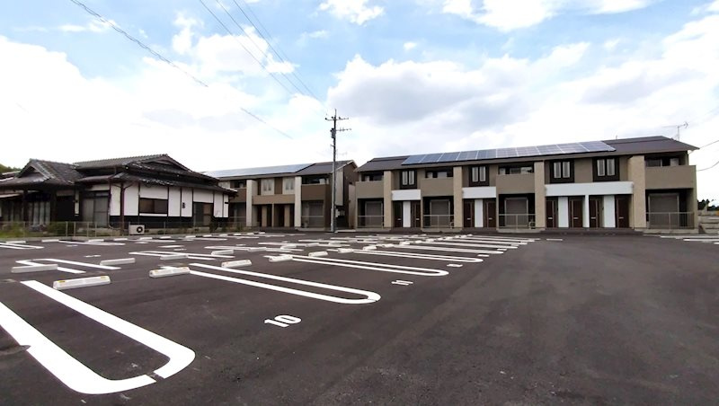 GRANDE ALBERO　B の駐車場