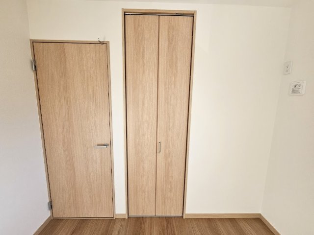 蓮田市貝塚テラスハウスの収納|西側洋室収納