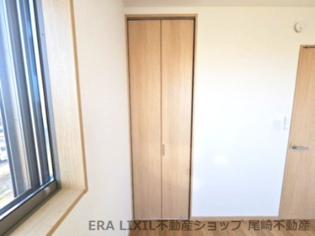 蓮田市貝塚テラスハウスの内装|南側洋室収納