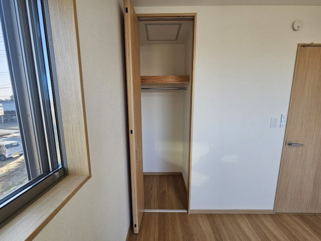 蓮田市貝塚テラスハウスの収納|南側洋室収納