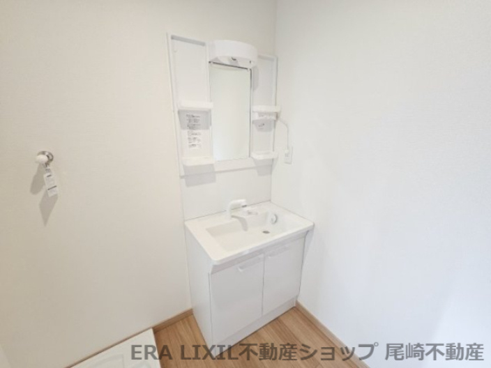 蓮田市貝塚テラスハウスのトイレ|洗面所