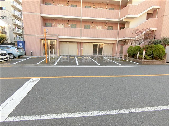 コンフォートM多摩川の駐車場