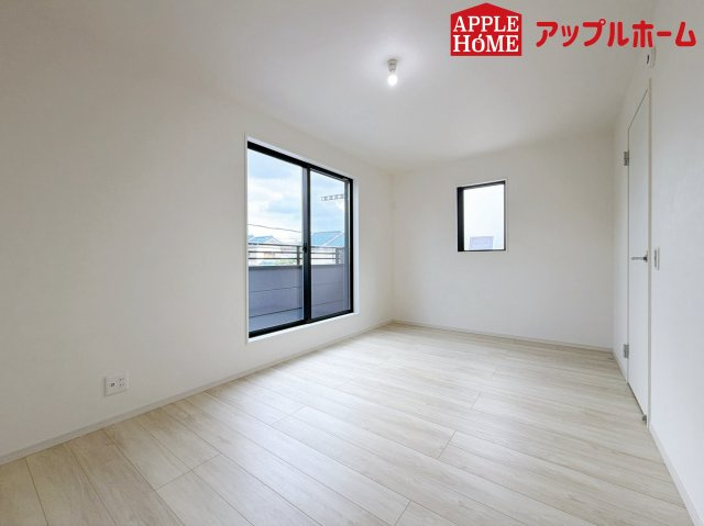 さいたま市西区宮前町1期の洋室|居室は全室収納あり！たっぷりある収納活用でお部屋もキレイを保てます♪