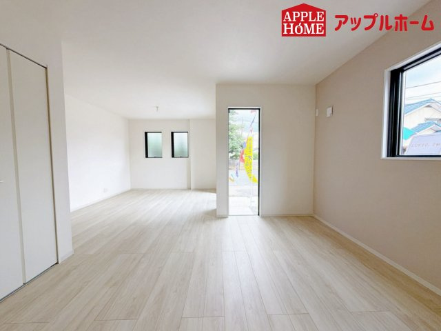 さいたま市西区宮前町1期の居間・リビング|１日の長い時間を過ごす大切なリビングだから、広さ日当たりとことんこだわりましょう♪ぜひこの空間を実際にご体感ください！