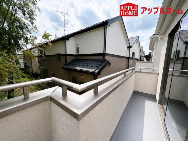 さいたま市北区本郷町1065番のバルコニー|ワイドバルコニーで広々ご利用いただけます！