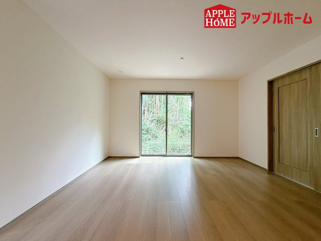 さいたま市北区本郷町1065番の居間・リビング|１日の長い時間を過ごす大切なリビングだから、広さ日当たりとことんこだわりましょう♪ぜひこの空間を実際にご体感ください！