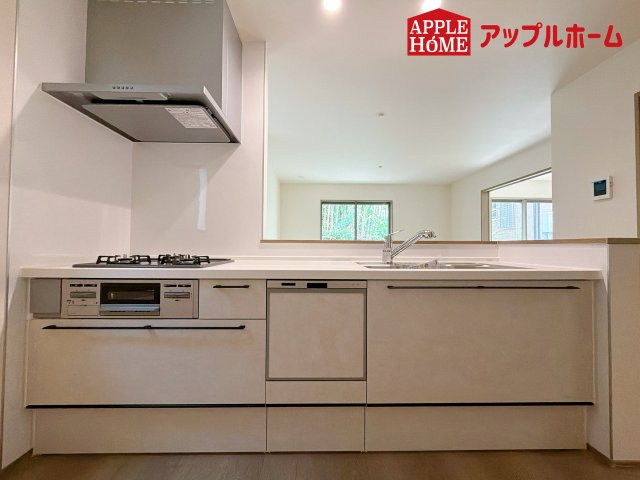 さいたま市北区本郷町1065番のキッチン|食洗機付きの広々システムキッチン！毎日のお料理が楽しくなりそうです
