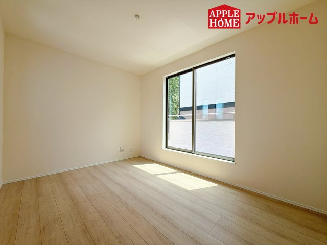 さいたま市北区本郷町1065番の洋室|居室は全室収納あり！たっぷりある収納活用でお部屋もキレイを保てます♪