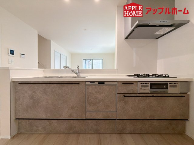 さいたま市北区本郷町1065番のキッチン|食洗機付きの広々システムキッチン！毎日のお料理が楽しくなりそうです