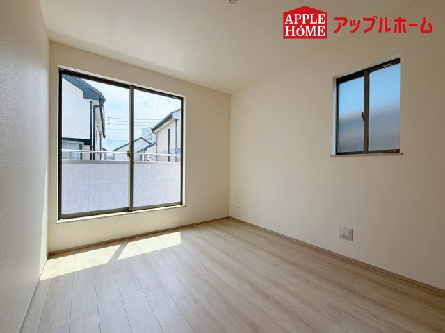 さいたま市北区本郷町1065番の洋室|居室は全室収納あり！たっぷりある収納活用でお部屋もキレイを保てます♪