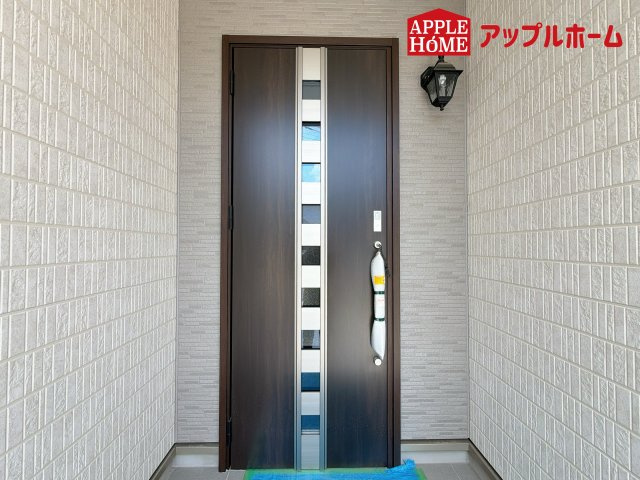 さいたま市北区本郷町1065番の玄関|ぜひ現地にて、実際の建物・街並み・日当たり等ご確認下さい♪お問い合わせはお気軽に☆　TEL「0120-466263」
