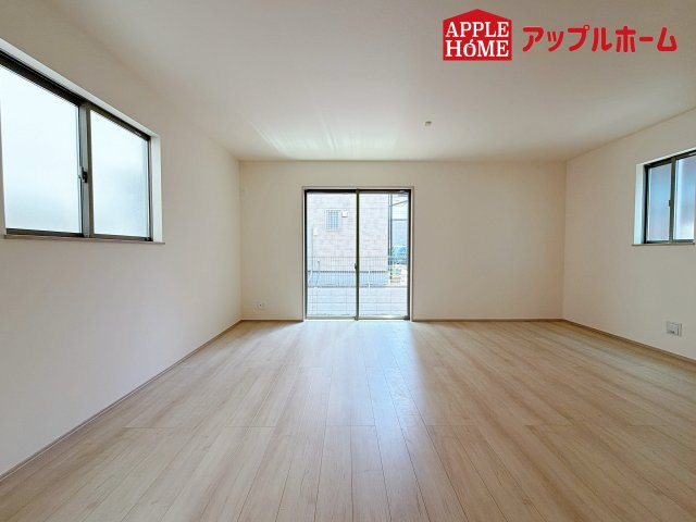 さいたま市北区本郷町1065番の居間・リビング|１日の長い時間を過ごす大切なリビングだから、広さ日当たりとことんこだわりましょう♪ぜひこの空間を実際にご体感ください！