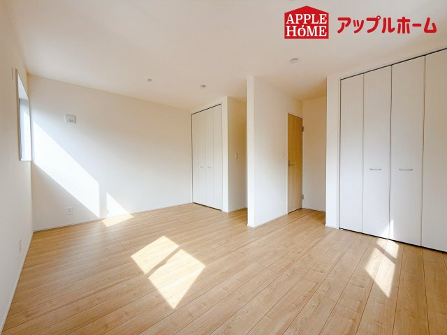 北区日進町1丁目の洋室