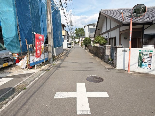 北区日進町1丁目の前面道路含む現地写真
