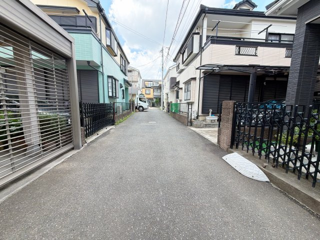 さいたま市南区鹿手袋の前面道路含む現地写真