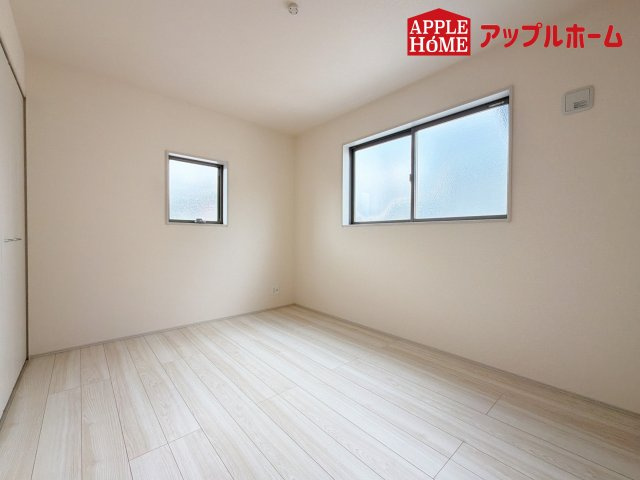 さいたま市南区太田窪の洋室|居室は全室収納あり！たっぷりある収納活用でお部屋もキレイを保てます♪