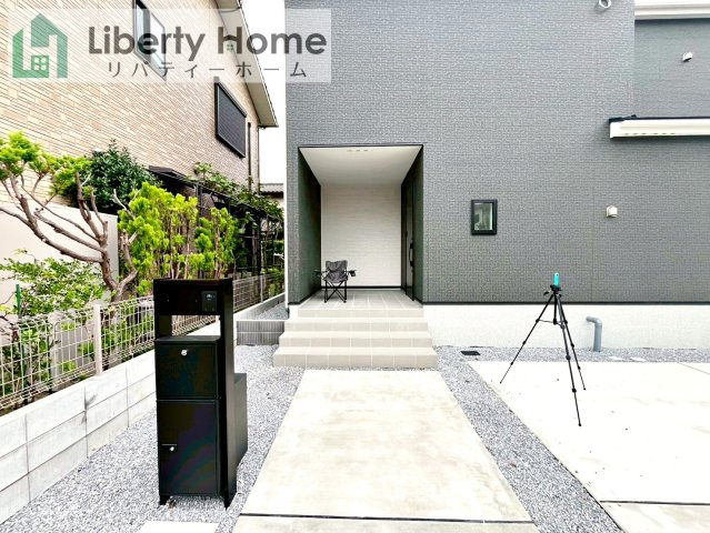 取手市光風台3丁目　新築戸建のエントランス