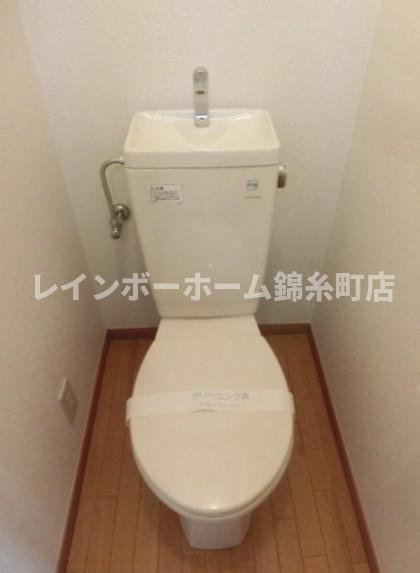 210アパートメントAのトイレ
